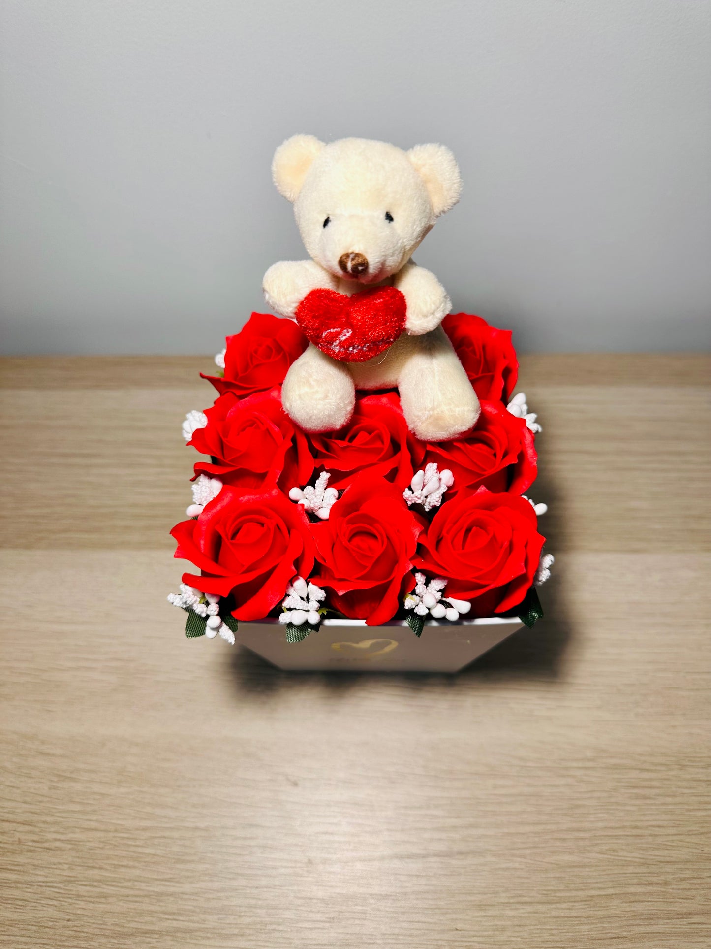 Cesta Rosas e Urso Branco