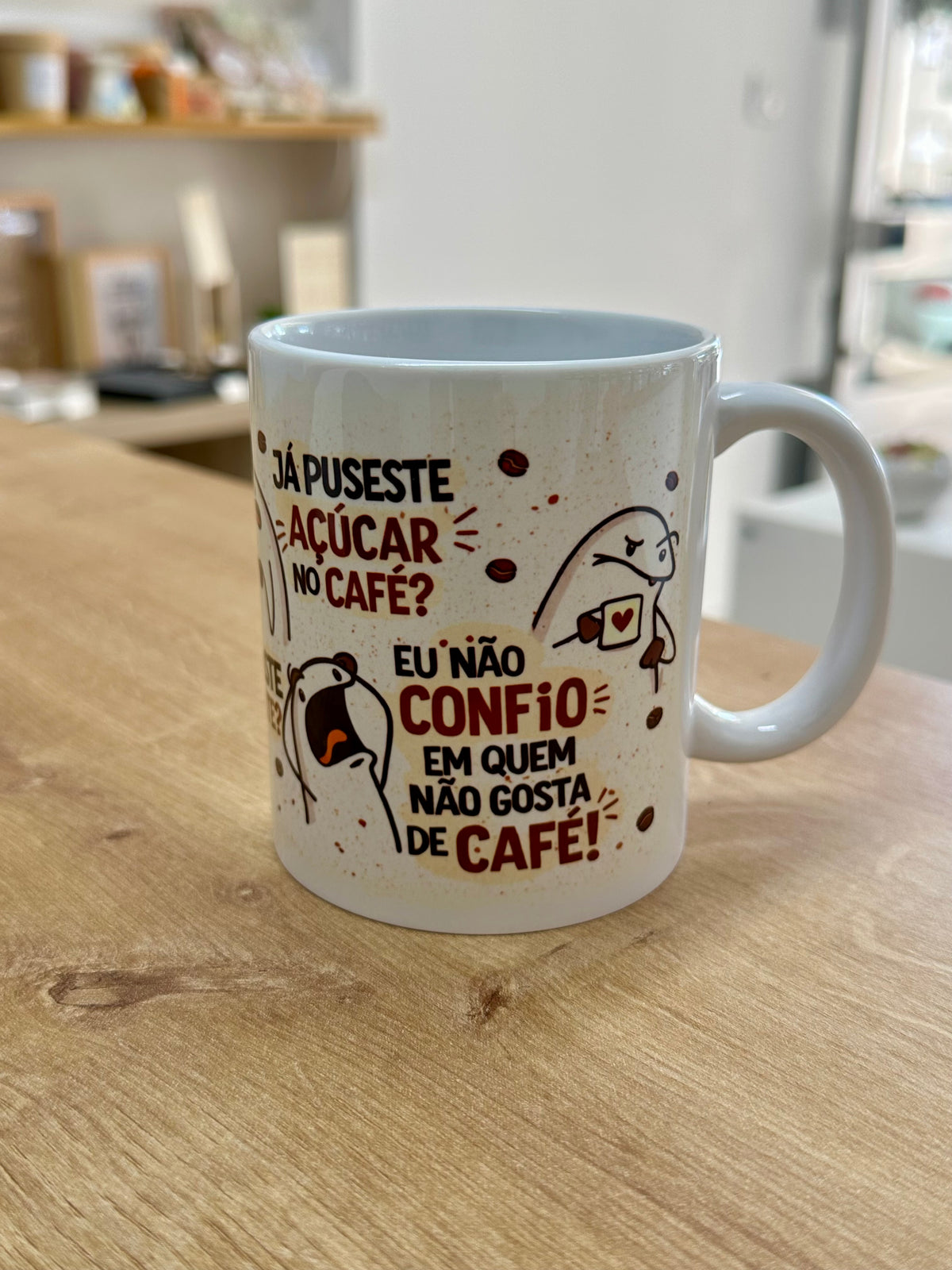 Eu não confio em quem não gosta de café