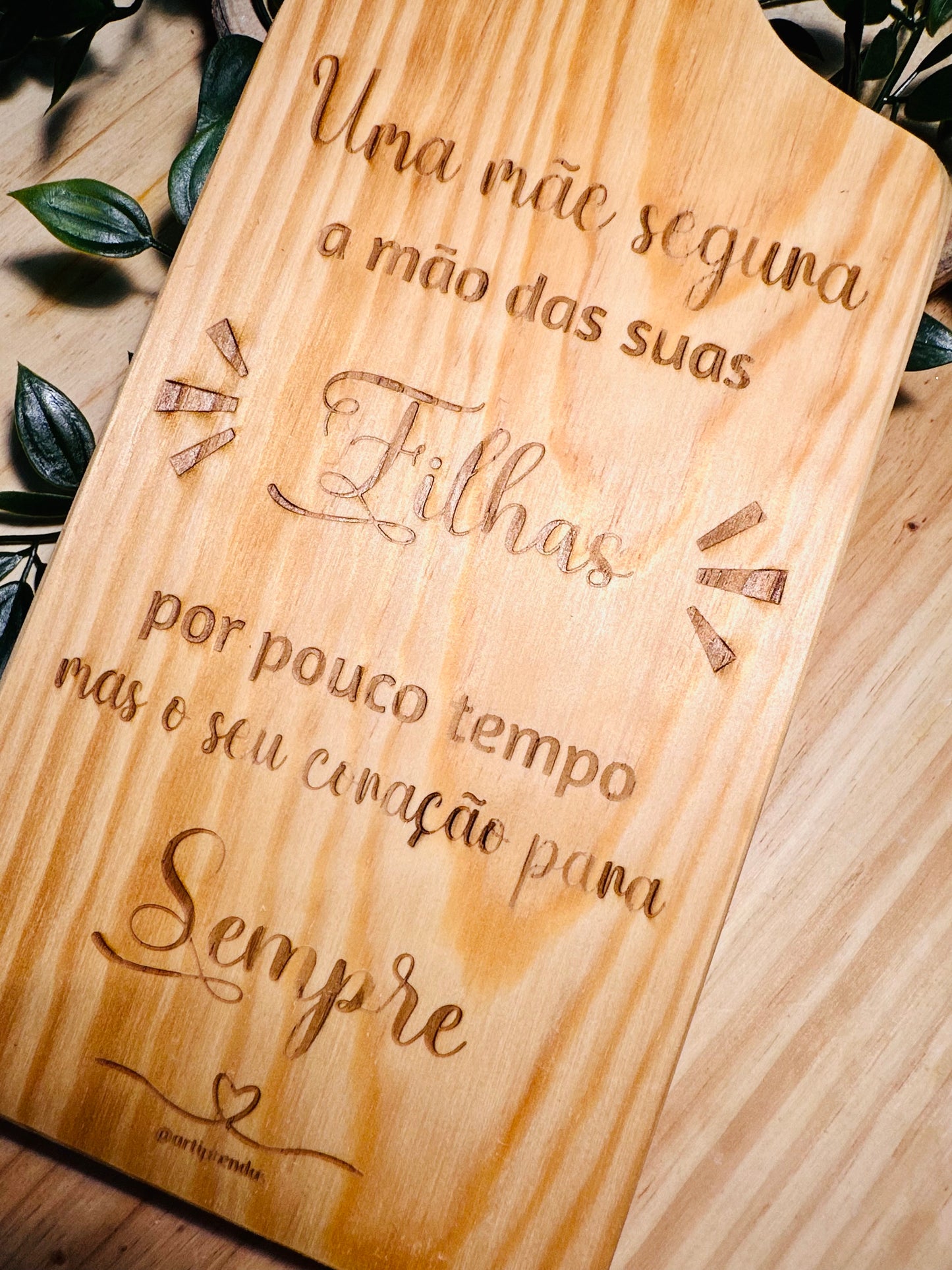 Tábua - Uma mãe que segura a mão das suas filhas por pouco tempo mas o seu coração para sempre.