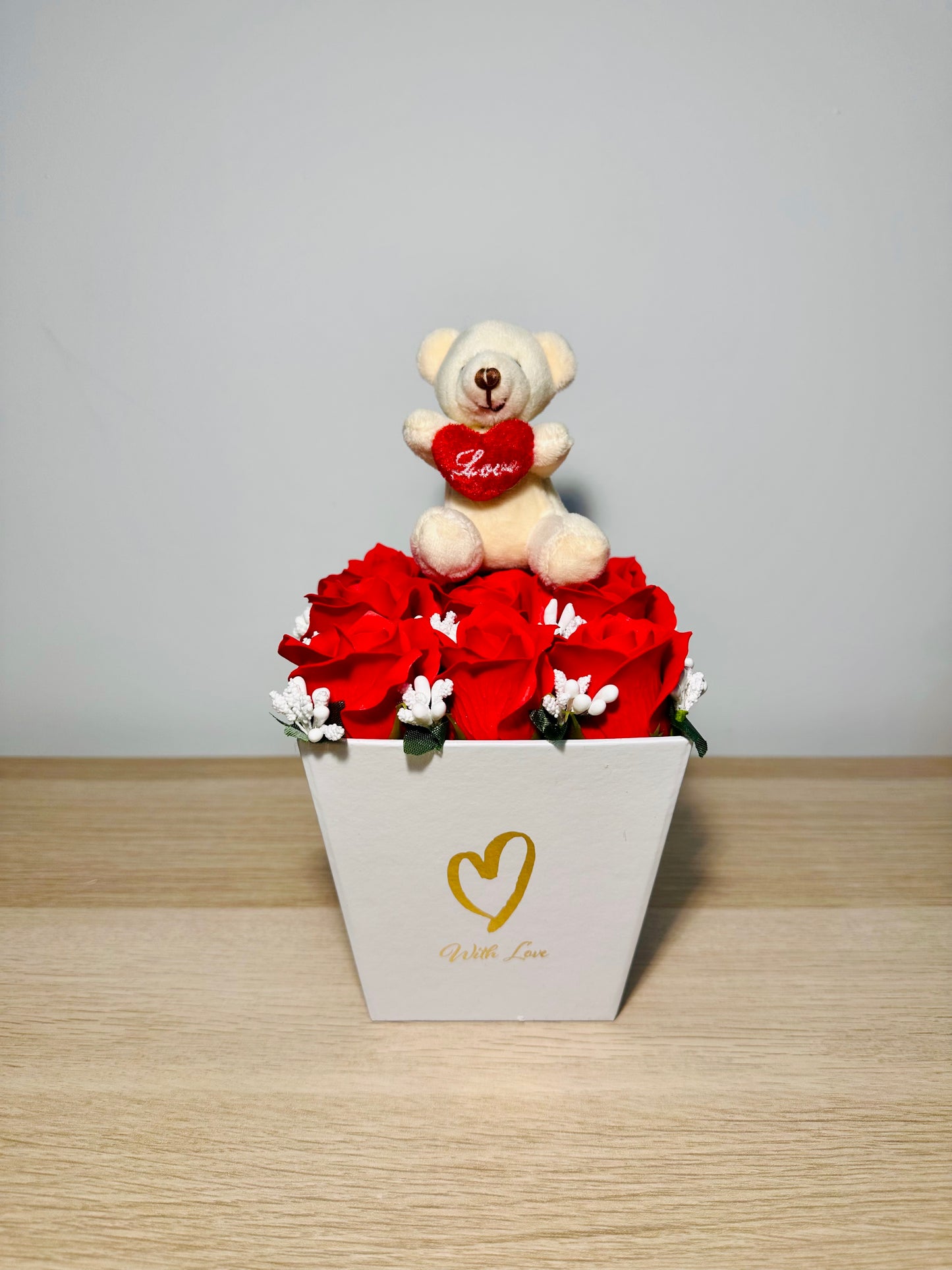 Cesta Rosas e Urso Branco