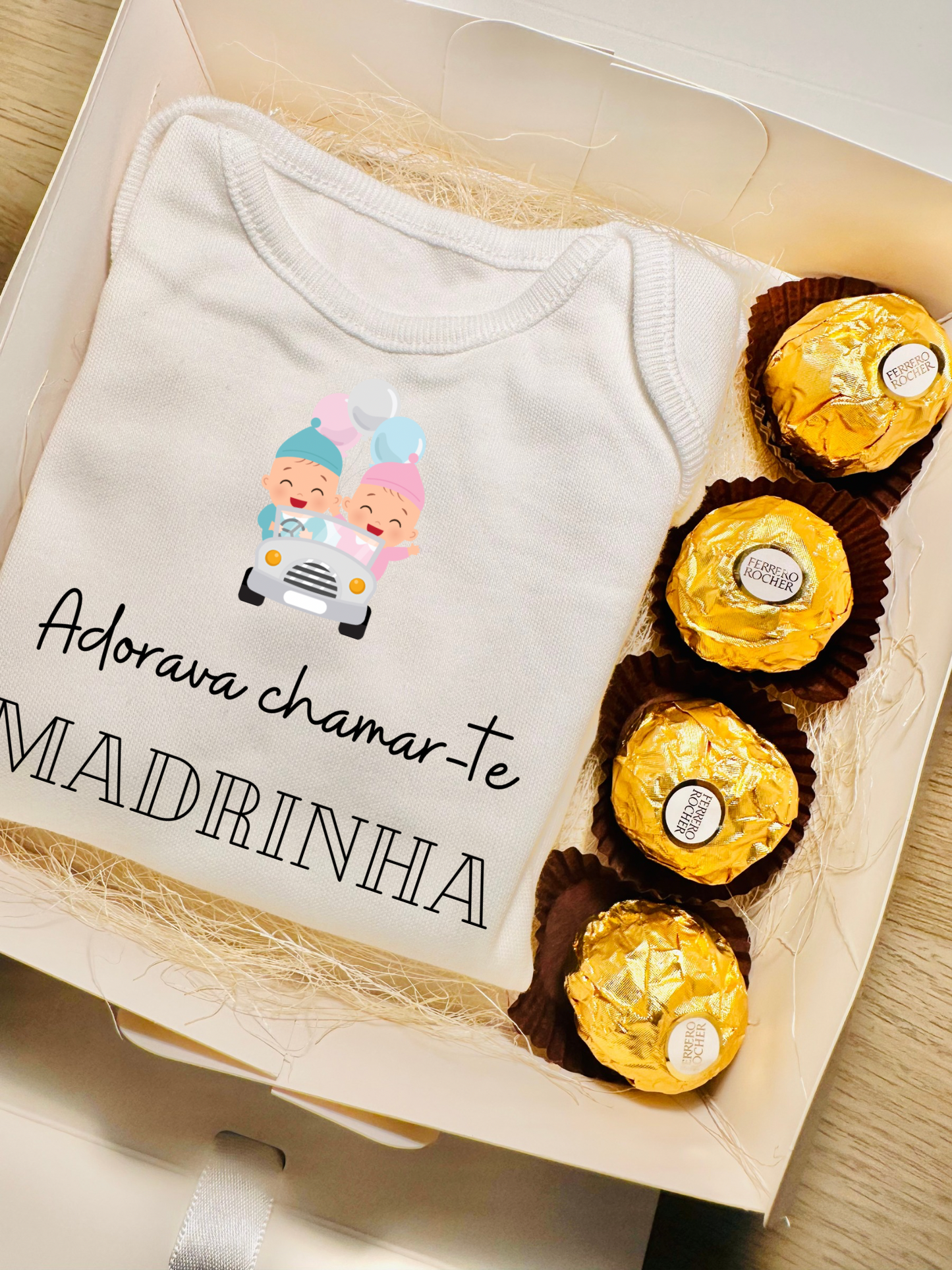 Caixa com Body e Chocolates