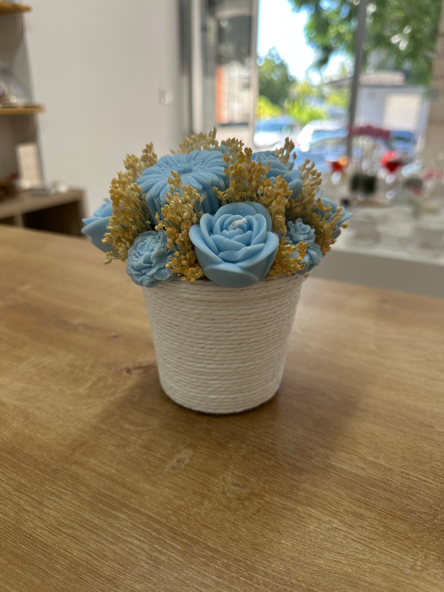 Cesto Branco c/Velas Azuis